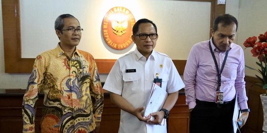 Mendagri: Kepala Daerah Nggak Punya Rp30 M, Mana Berani Nyalon Bupati