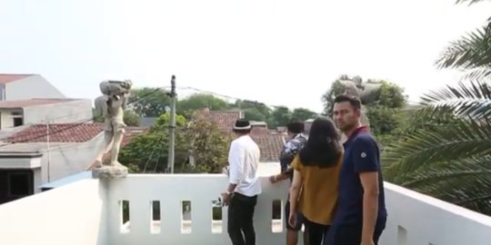 16 potret rumah tiga lantai jeremy teti, mewah dan luas