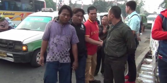 Palak dan Lempari Sopir Truk, 30 Preman Ditangkap di Kalideres