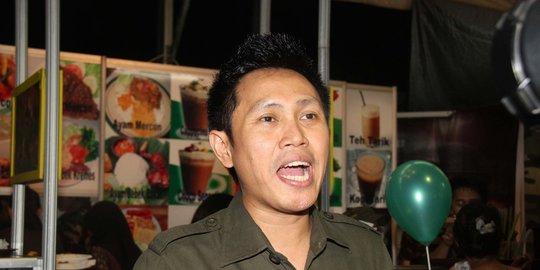 posting foto lawas grup patrio, penampilan parto disebut mirip ariel 'noah' saat muda