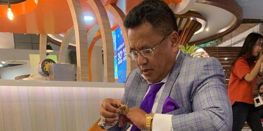 hotman paris terkejut dan salah tingkah ditelepon 'jokowi': ini beneran?