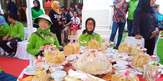 Ibunda Jokowi Buka Festival Kuliner Makassar di Solo, 6.000 Makanan Dibagikan Gratis