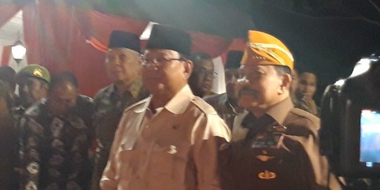 Prabowo Hadiri Peresmian Patung Jenderal Soedirman di Rumah Hendropriyono