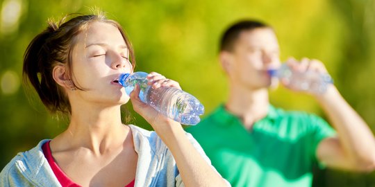 Berapa Jumlah Ideal Air Putih untuk Diminum Setelah Berolahraga?