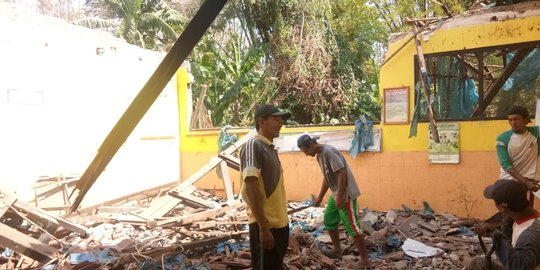 Bangunan Rapuh, Ruangan Kelas SDN Dukuhklopo Jombang Ambruk