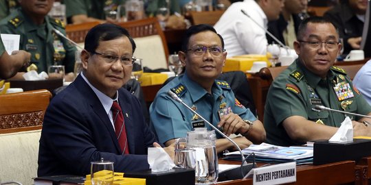 Menhan Prabowo Raker Perdana dengan Komisi I DPR