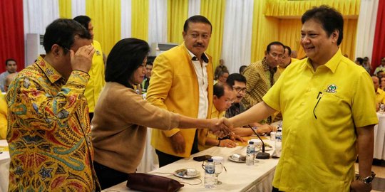 Airlangga Disarankan Pilih Jabatan Menteri atau Ketum Partai