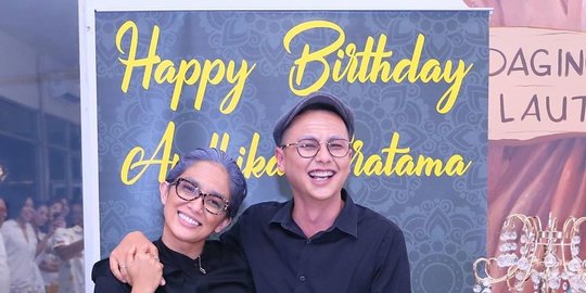 berdandan seperti orang tua di momen ultah andhika, ussy dan suami dikira ngeprank