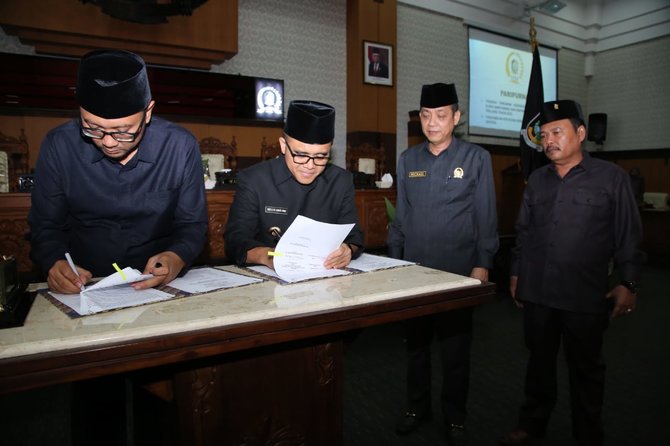 bupati banyuwangi abdullah azwar anas tanda tangan kua ppas 2020