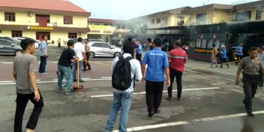 Pascaledakan Diduga Bom, Akses Masuk Polrestabes Medan Ditutup