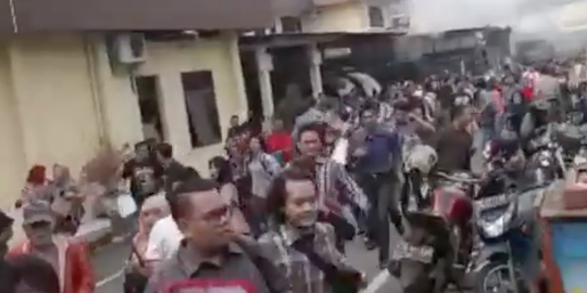 Olah TKP Ledakan di Polrestabes Medan, Polisi Tandai Titik Samping Warung