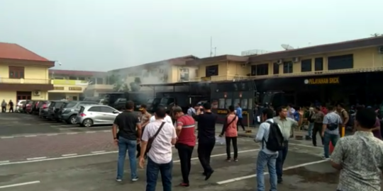 Inilah Foto Detik-Detik Pasca Ledakan di Mapolrestabes Medan