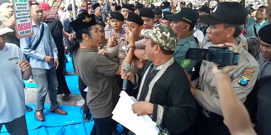 Proses Eksekusi Graha Gus Dur di Surabaya Berlangsung Ricuh
