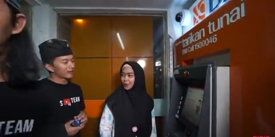 sebut tidak menyimpan banyak uang di atm rev2