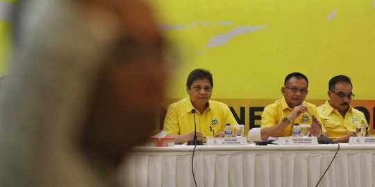 Prestasi Airlangga Selama Memimpin Golkar Dipertanyakan