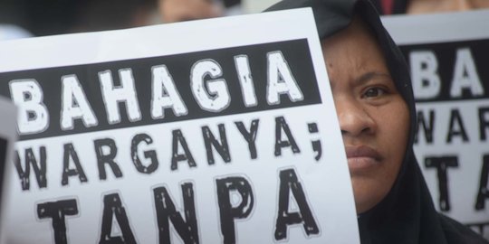 Aksi Ibu-Ibu Tolak Pemborosan APBD DKI Jakarta