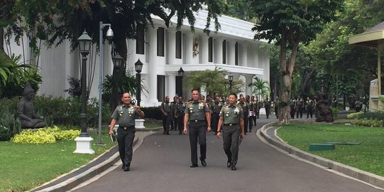 Jokowi Kumpulkan Pangdam Se-Indonesia, Instruksikan Dukung Agenda Strategis Nasional