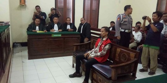 Simpan dan Konsumsi Ganja, Bassist Boomerang Divonis 1 Tahun 4 Bulan Penjara