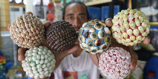 Berkreasi dengan Memanfaatkan Limbah Kerang