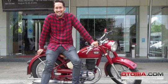 curi perhatian rev1
