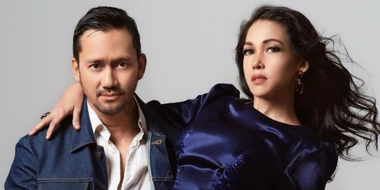 posting foto bareng istri rev1