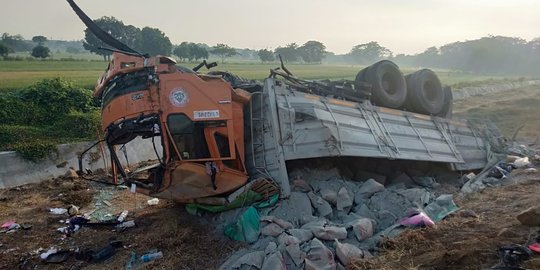 Kecelakaan Maut di Tol Pasuruan, 4 Orang Tewas