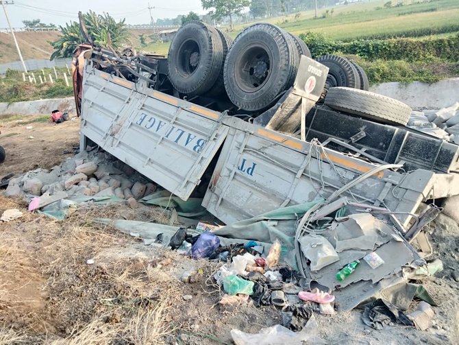 kecelakaan maut di tol pasuruan