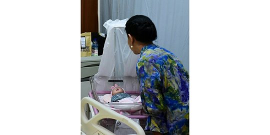 iriana jokowi menatap la lembah manah rev1