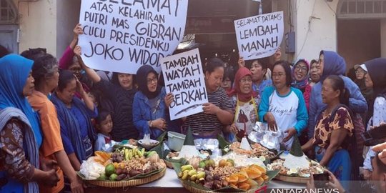 Pedagang Pasar di Solo Gelar Syukuran Kelahiran Cucu Ketiga Jokowi