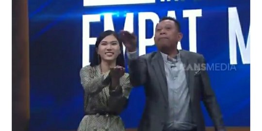 di atas panggung rev1