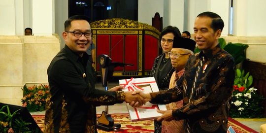 Presiden Jokowi Serahkan TKDD 2020 untuk Jabar