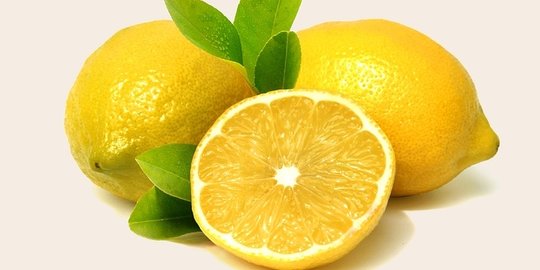 10 cara memutihkan gigi kuning secara alami, tanpa efek samping