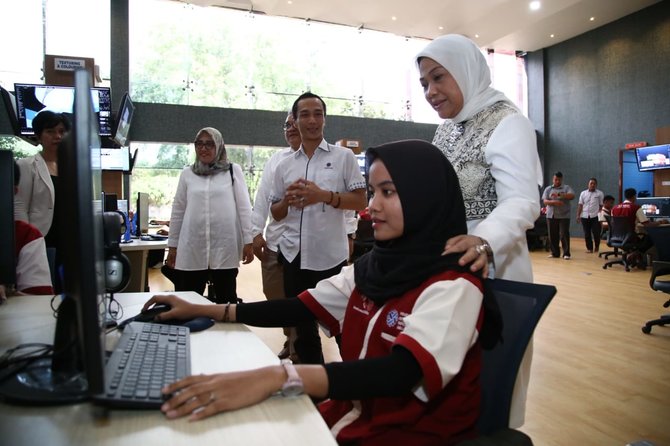 menaker ida fauziyah kunjungi bbplk bekasi