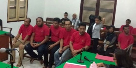 Palak Tersangka Narkoba, Empat Personel Polsek Medan Area Dituntut 6 Bulan Penjara