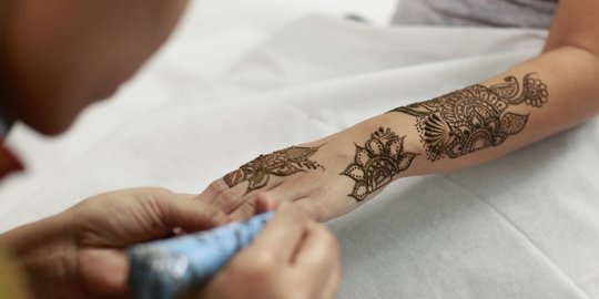 4 Cara Membuat Henna Mudah Dipraktikkan Merdeka Com