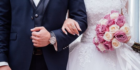 Pasangan Ini Undang Tunawisma ke Pesta Pernikahannya, Alasannya Bikin Haru