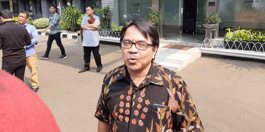 Ade Armando Akui Sadar saat Upload Foto Anies Menyerupai Joker di Facebook