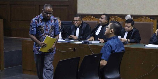 Suap Proyek Jalan, Mantan Kadis PU Papua dan Pengusaha Jalani Sidang Dakwaan