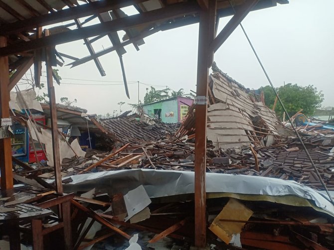 aula smk di sragen ambruk