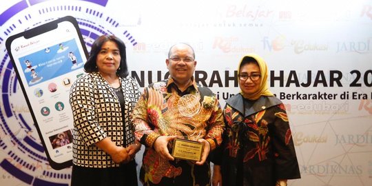 Bupati Kutim Raih Penghargaan Anugerah Kihajar 2019 dari Kemendikbud