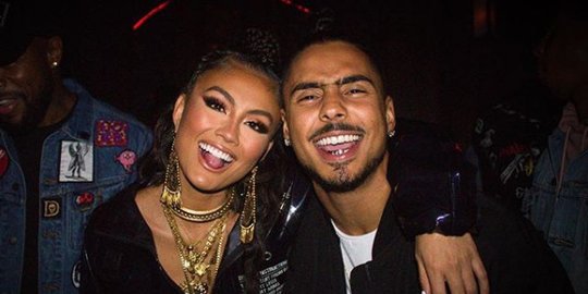 mo bersama penyanyi amerika