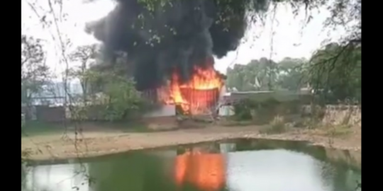 Gudang Plastik Dekat Bandara Soekarno-Hatta Terbakar