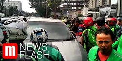 VIDEO: Pengemudi Ojek Online Kepung Mobil Berpelat Kedutaan