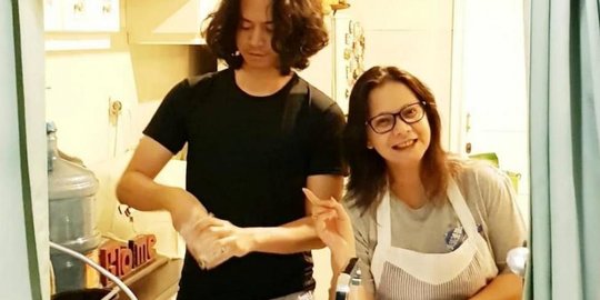 10 potret rumah addie ms dan memes, mewah dengan nuansa putih