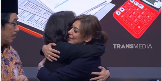 dan najwa shihab berpelukan rev1