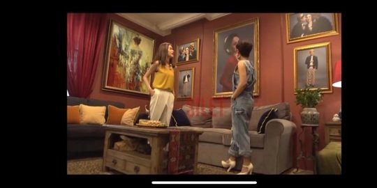 10 potret rumah yuni shara, bergaya kolonial dan ada studio lukisnya