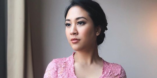 Potret Sherina Kenakan Busana Kebaya, Warganet Bilang Cantiknya Keterlaluan