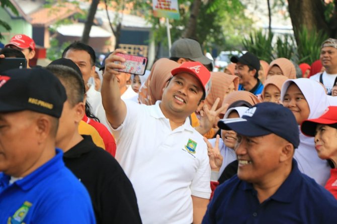 wali kota tangerang h arief r wismansyah gerak jalan sehat dalam menyambut hut pgri ke 74 dan hut korpri ke 48 tahun 2019