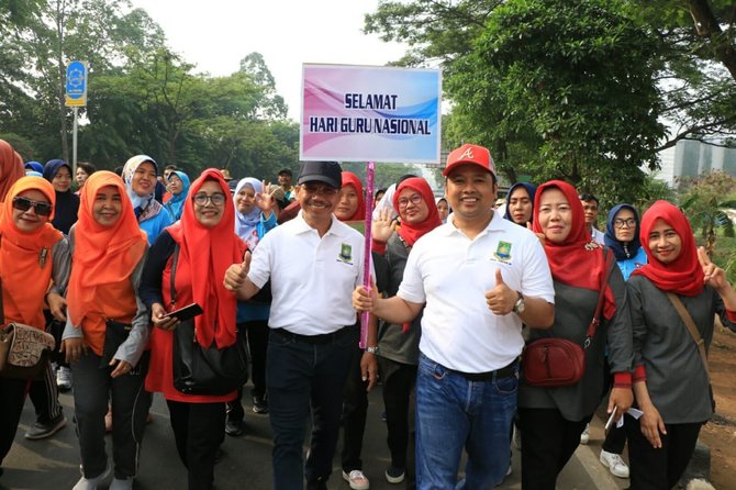wali kota tangerang h arief r wismansyah gerak jalan sehat dalam menyambut hut pgri ke 74 dan hut korpri ke 48 tahun 2019