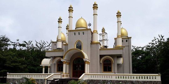 Melihat Masjid Megah Bak Istana di Tengah Hutan Gowa, Sulawesi Selatan